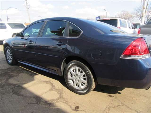 2010 Chevrolet Impala Police 4dr Sedan w/1LS